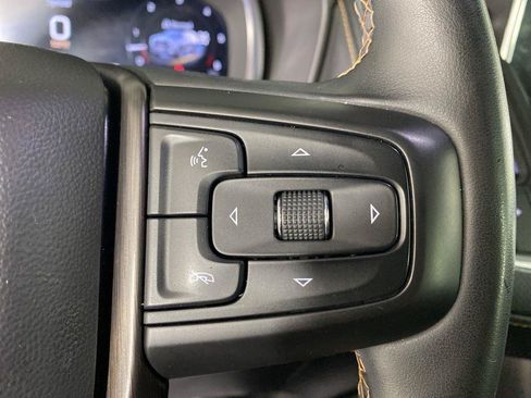 Used 2023 GMC Yukon XL AT4 w/ AT4 Premium Plus Package AWD/4WD image 9