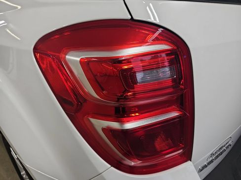 Used 2017 Chevrolet Equinox LS FWD image 38