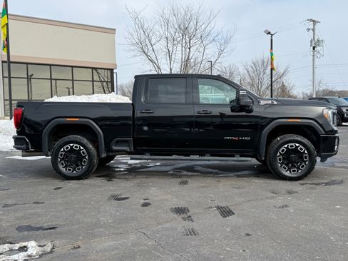Used 2022 GMC Sierra 2500 AT4 w/ AT4 Preferred Package AWD/4WD image 9