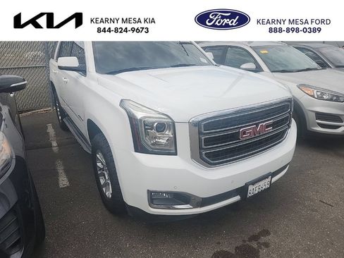 Used 2017 GMC Yukon SLT AWD/4WD image 1