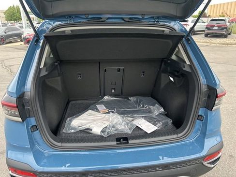 New 2026 Volkswagen Taos SE AWD/4WD image 17