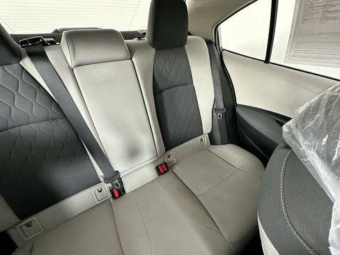 Used 2020 Toyota Corolla LE FWD image 14