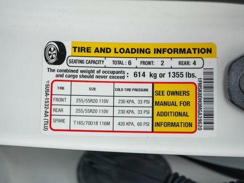 Used 2021 Ford Explorer XLT w/ Equipment Group 202A AWD/4WD image 28