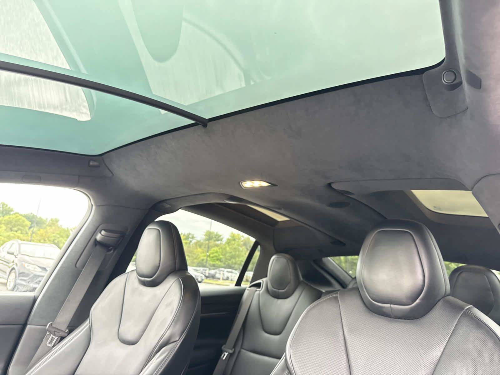 Used 2022 Tesla Model X AWD/4WD image 4