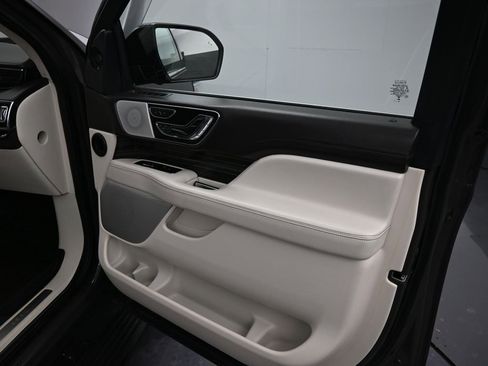 Used 2024 Lincoln Navigator Black Label image 22