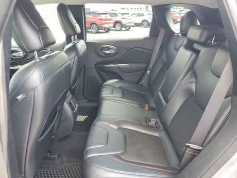 Used 2020 Jeep Cherokee Trailhawk w/ Cold Weather Group AWD/4WD image 26