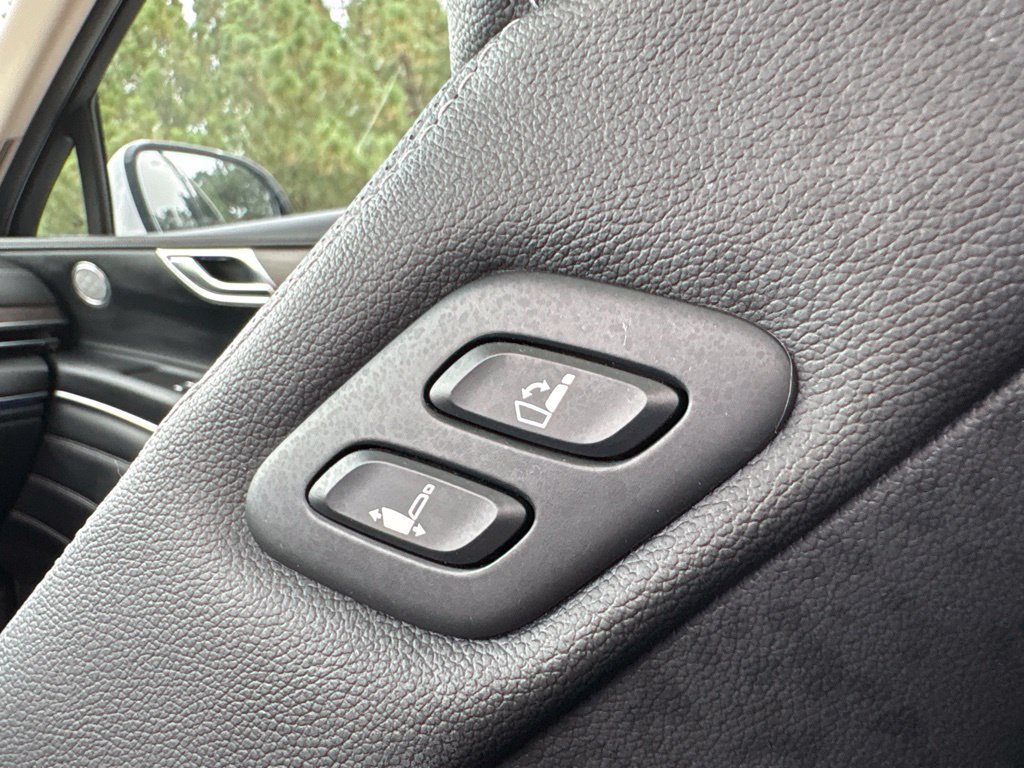 Used 2025 Genesis GV80 2.5T Select AWD/4WD image 23