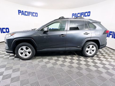 Used 2021 Toyota RAV4 XLE AWD/4WD image 4