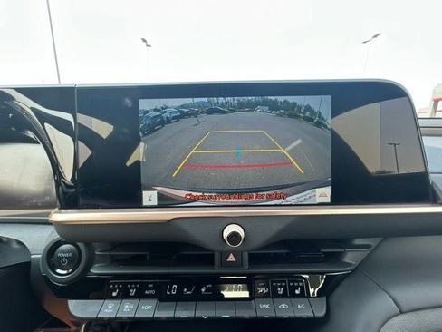 Used 2025 Toyota Crown Signia w/ Tow-Hitch Package (TMS) AWD/4WD image 29