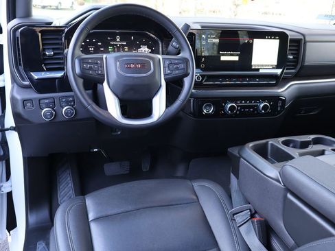 Used 2024 GMC Sierra 1500 SLT image 25