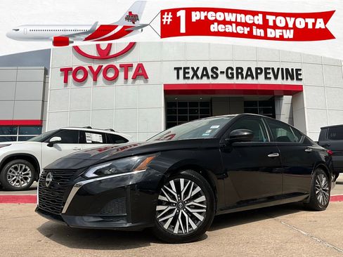 Used 2023 Nissan Altima 2.5 SV image 1