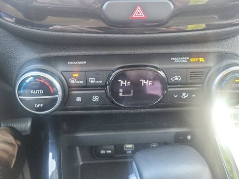 Used 2023 Kia Soul EX image 11