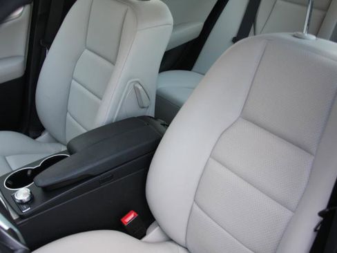 Used 2013 Mercedes-Benz C 300 Sport image 30