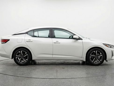 Used 2025 Nissan Sentra SV FWD image 11