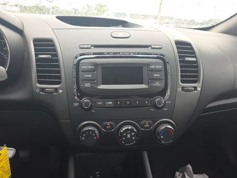 Used 2017 Kia Forte LX FWD image 18