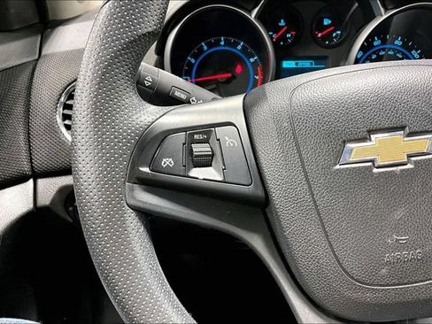 Used 2015 Chevrolet Cruze LT FWD image 11