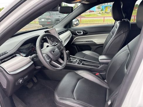 Used 2025 Jeep Compass Limited AWD/4WD image 13