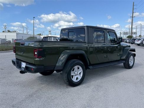 Used 2021 Jeep Gladiator Sport image 3