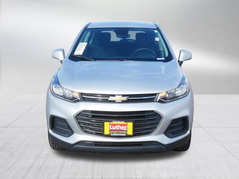 Used 2017 Chevrolet Trax LS image 2