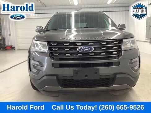 Used 2017 Ford Explorer XLT w/ XLT Technology Feature Bundle FWD image 2