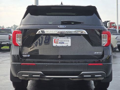 Used 2024 Ford Explorer XLT w/ Equipment Group 202A AWD/4WD image 18