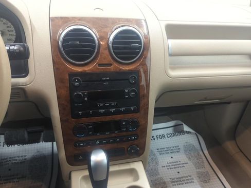 Used 2006 Ford Freestyle Limited image 14