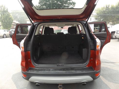 Used 2018 Ford Escape SE w/ SE Sync 3 Package AWD/4WD image 27