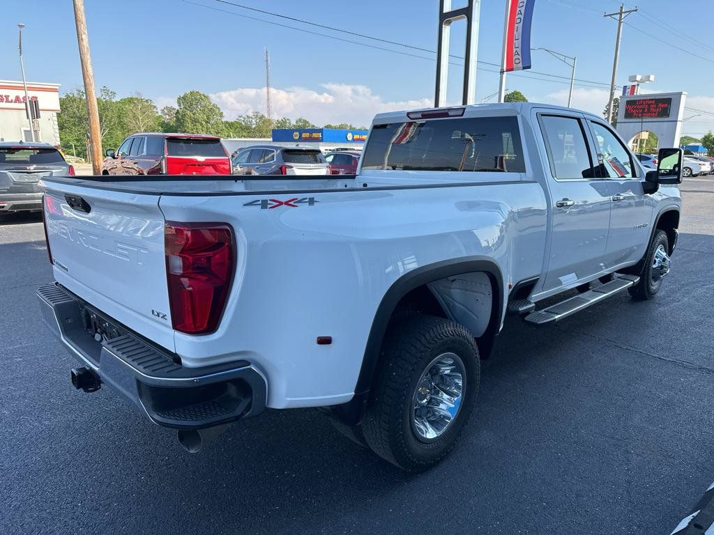 Used 2024 Chevrolet Silverado 3500 LTZ w/ LTZ Convenience Package AWD/4WD image 4