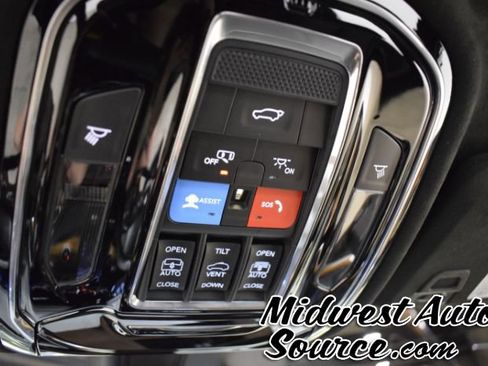 Used 2024 Jeep Grand Cherokee Summit image 25