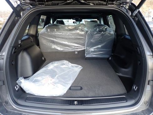 New 2025 Jeep Grand Cherokee image 6