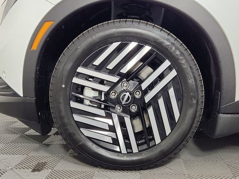New 2026 Nissan Leaf SV+ w/ Floor Mat Package (SV+) FWD image 17
