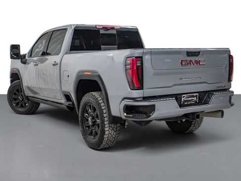 Used 2024 GMC Sierra 2500 AT4 w/ AT4 Premium Plus Package AWD/4WD image 8