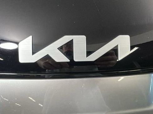 Used 2024 Kia Sportage EX AWD/4WD image 9