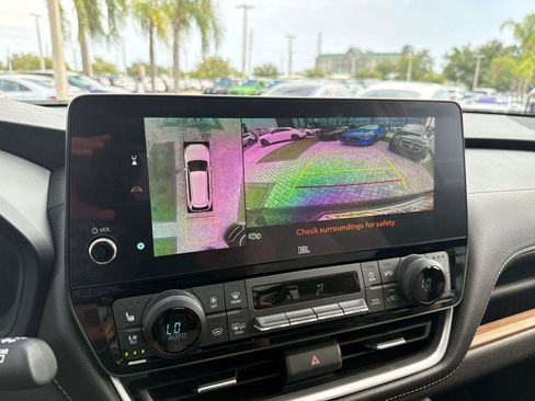 Used 2025 Toyota Grand Highlander AWD image 27