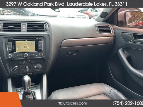 Used 2014 Volkswagen Jetta SEL FWD image 21