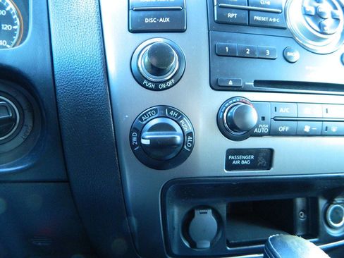 Used 2010 Nissan Armada Titanium image 24