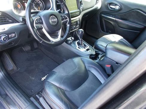 Used 2016 Jeep Cherokee Trailhawk image 26