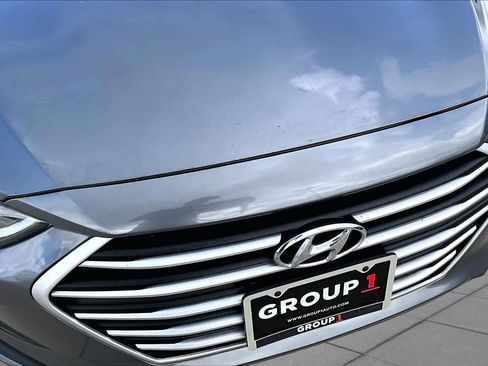 Used 2018 Hyundai Elantra SEL FWD image 28