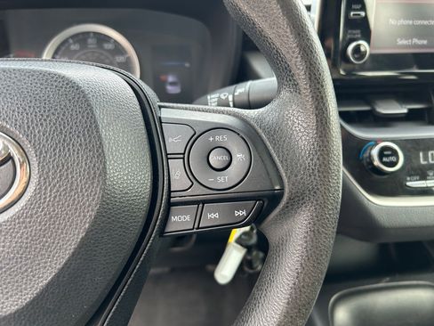 Used 2020 Toyota Corolla LE FWD image 14