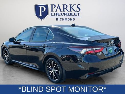 Used 2023 Toyota Camry SE image 5