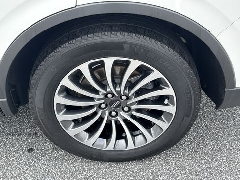 Used 2023 Lincoln Aviator Reserve w/ Equipment Group 201A RWD image 23