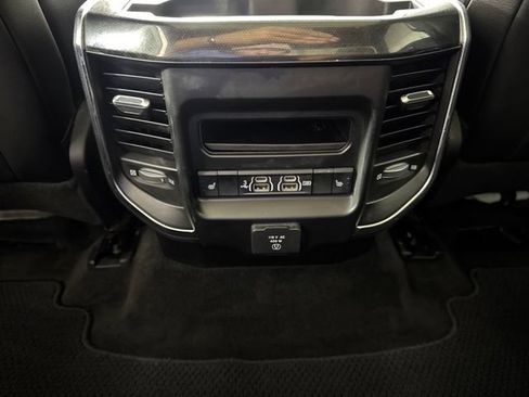 Used 2019 RAM 1500 Laramie AWD/4WD image 13