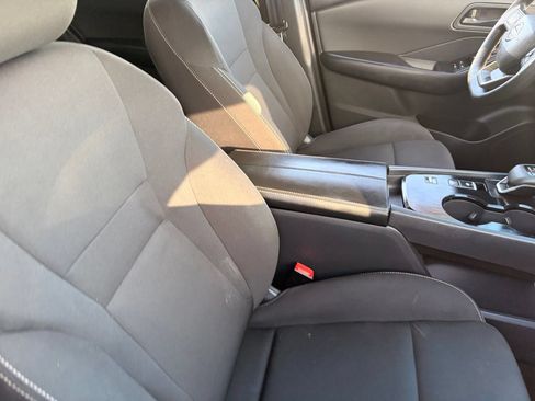 Used 2025 Nissan Rogue S FWD image 11