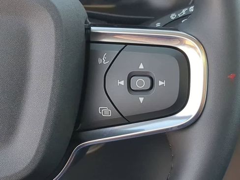 Certified 2023 Volvo XC40 B5 Plus w/ Driver Assist Package AWD/4WD image 23