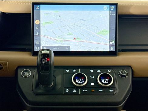 Used 2025 Land Rover Defender 110 S image 23