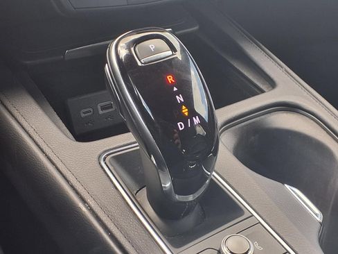 Used 2025 Cadillac XT4 Premium Luxury FWD image 7
