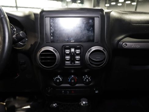 Used 2014 Jeep Wrangler Unlimited Sport w/ Quick Order Package 24S AWD/4WD image 24