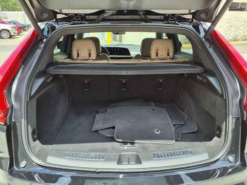 Used 2024 Cadillac XT4 Premium Luxury FWD image 16