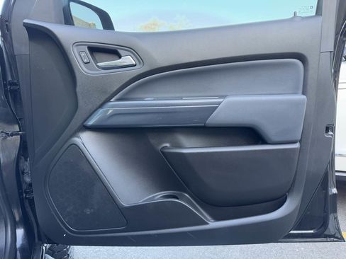 Used 2021 Chevrolet Colorado Z71 w/ Z71 Midnight Edition image 27