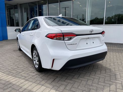 Used 2023 Toyota Corolla LE FWD image 3